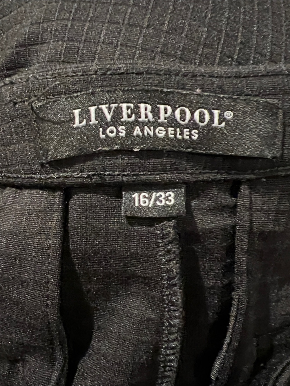 Liverpool Tyler Straight Leg Textured Knit Pull-On Trousers - Black Size 16/33 - Picture 8 of 11
